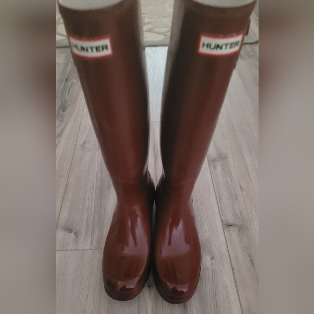 Womans Tall Hunter Boots Size 8 Preowned.